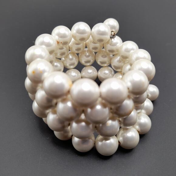 Vintage Faux Pearl Memory Wire Bracelet – 1950s Jewelry – One Size Fits Most 21” - Picture 6 of 11